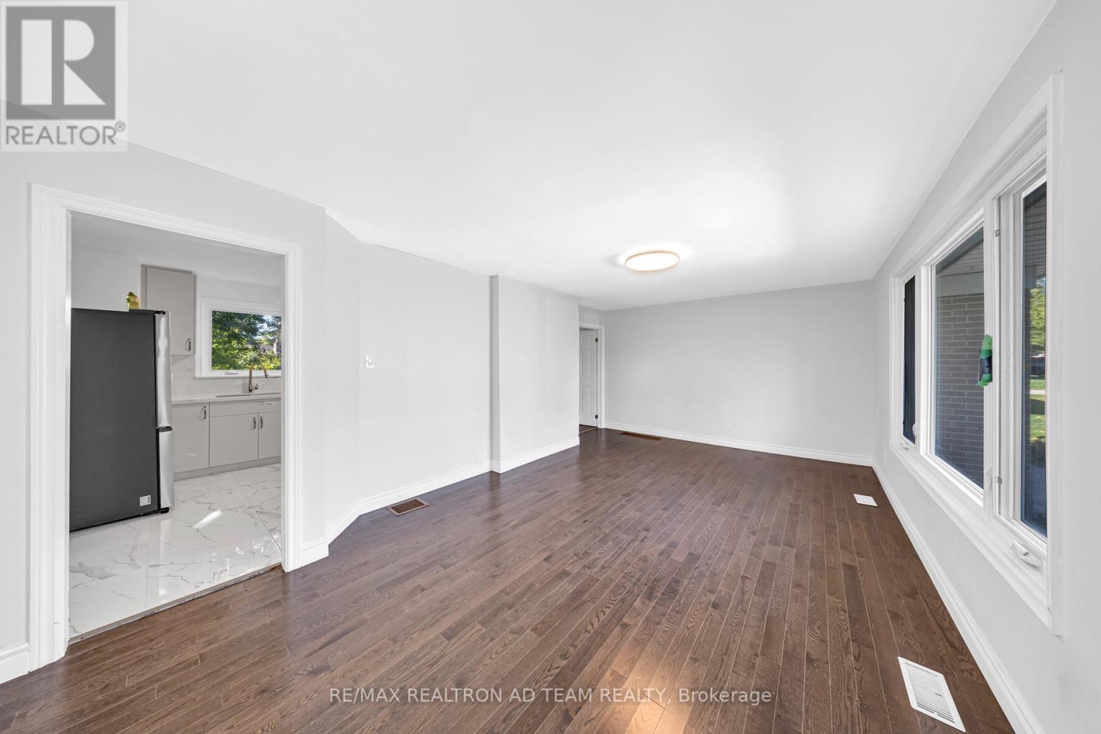 Main - 18 Windridge Drive, Markham, Ontario  L3P 1T8 - Photo 10 - N12440287