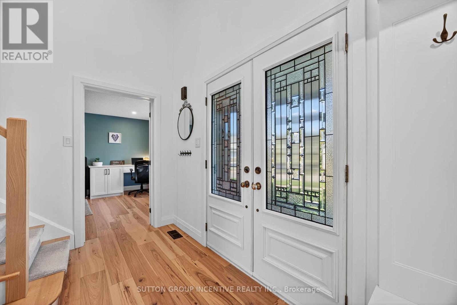 2731 Shering Crescent, Innisfil, Ontario  L9S 1G9 - Photo 7 - N12434326