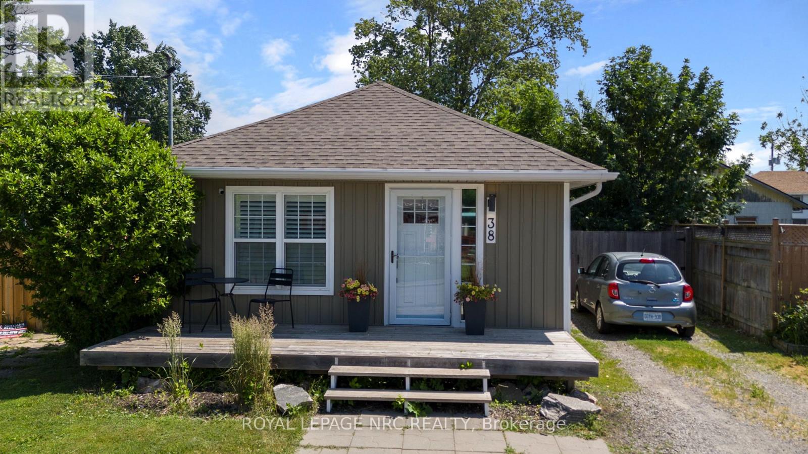 38 Lincoln Road E, Fort Erie, Ontario  L0S 1B0 - Photo 3 - X11947981