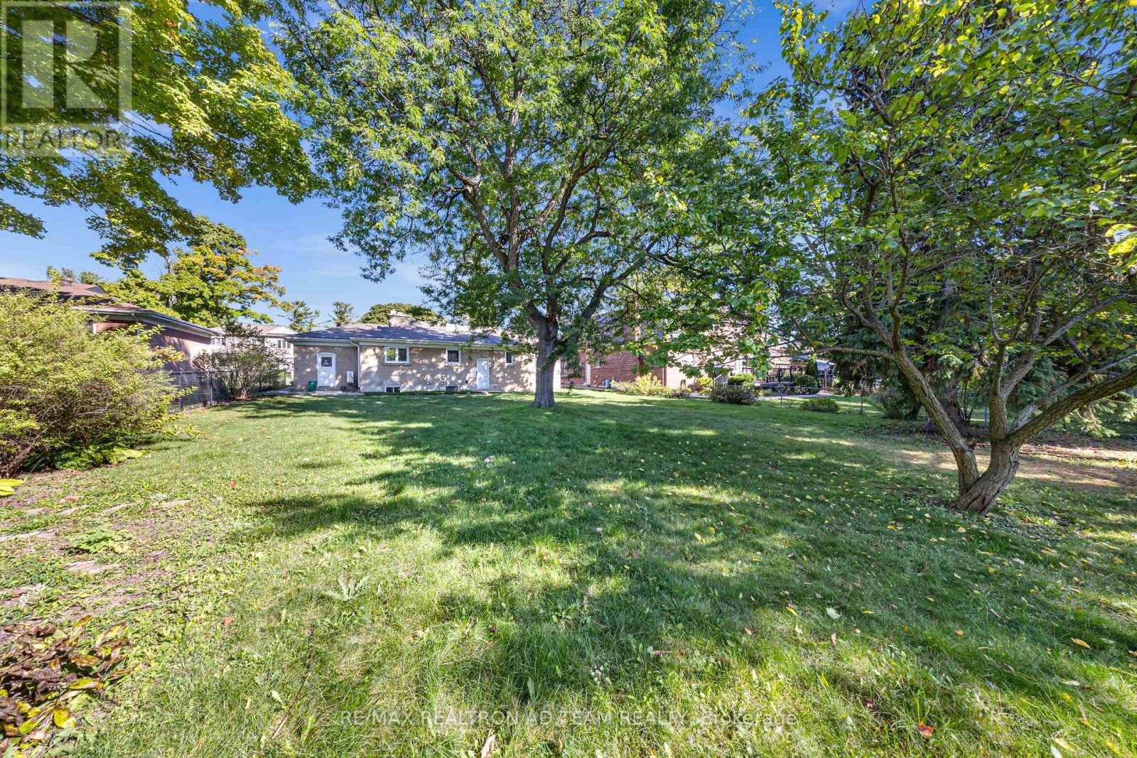 Main - 18 Windridge Drive, Markham, Ontario  L3P 1T8 - Photo 8 - N12440287