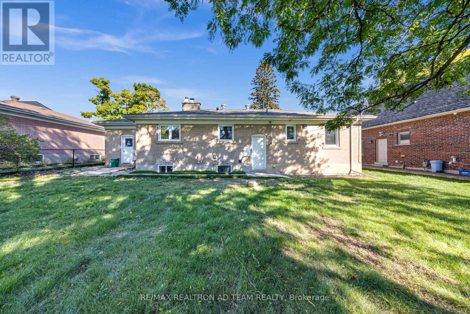 Main - 18 Windridge Drive, Markham, Ontario  L3P 1T8 - Photo 5 - N12440287