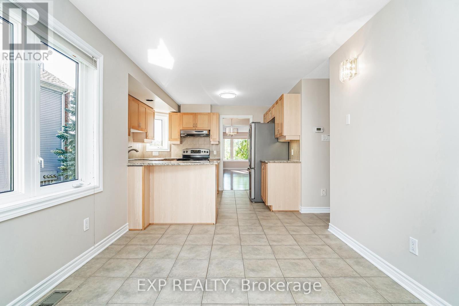 5 - 20 Edenvale Drive, Ottawa, Ontario  K2K 3L4 - Photo 12 - X12441204