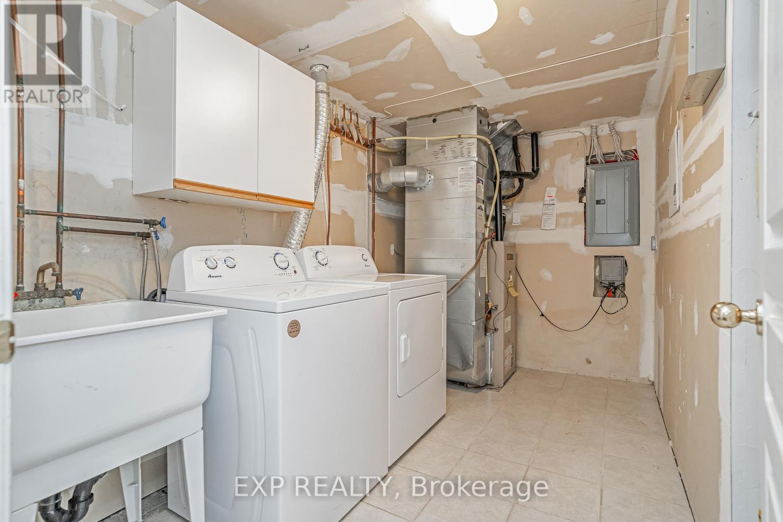 5 - 20 Edenvale Drive, Ottawa, Ontario  K2K 3L4 - Photo 33 - X12441204