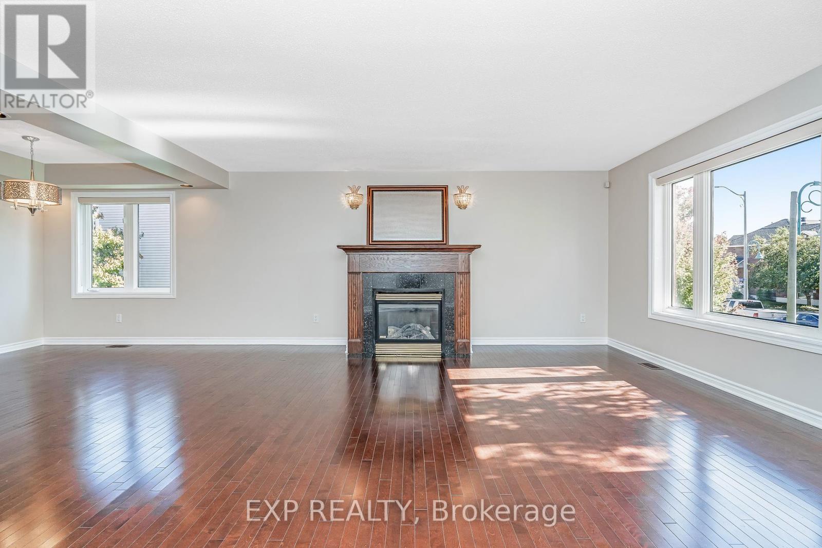 5 - 20 Edenvale Drive, Ottawa, Ontario  K2K 3L4 - Photo 4 - X12441204