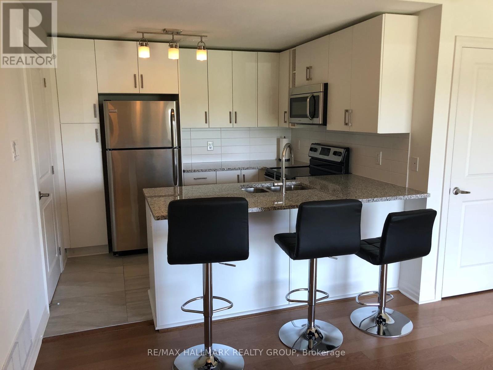 273 Big Sky Private, Ottawa, Ontario  K1T 0M8 - Photo 3 - X12441259