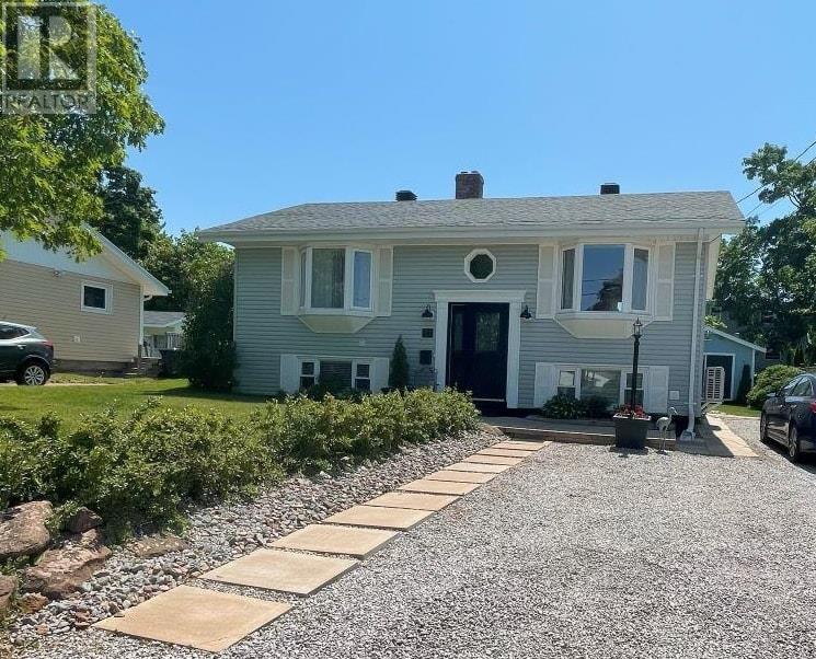 16 Moreau Drive, Charlottetown, Prince Edward Island  C1A 4R4 - Photo 2 - 202524940