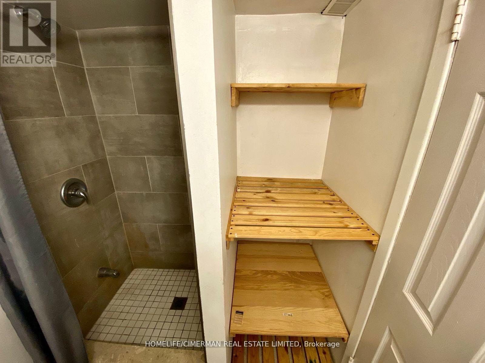 3 Benton Street, Brampton, Ontario  L6W 3B8 - Photo 17 - W12339461