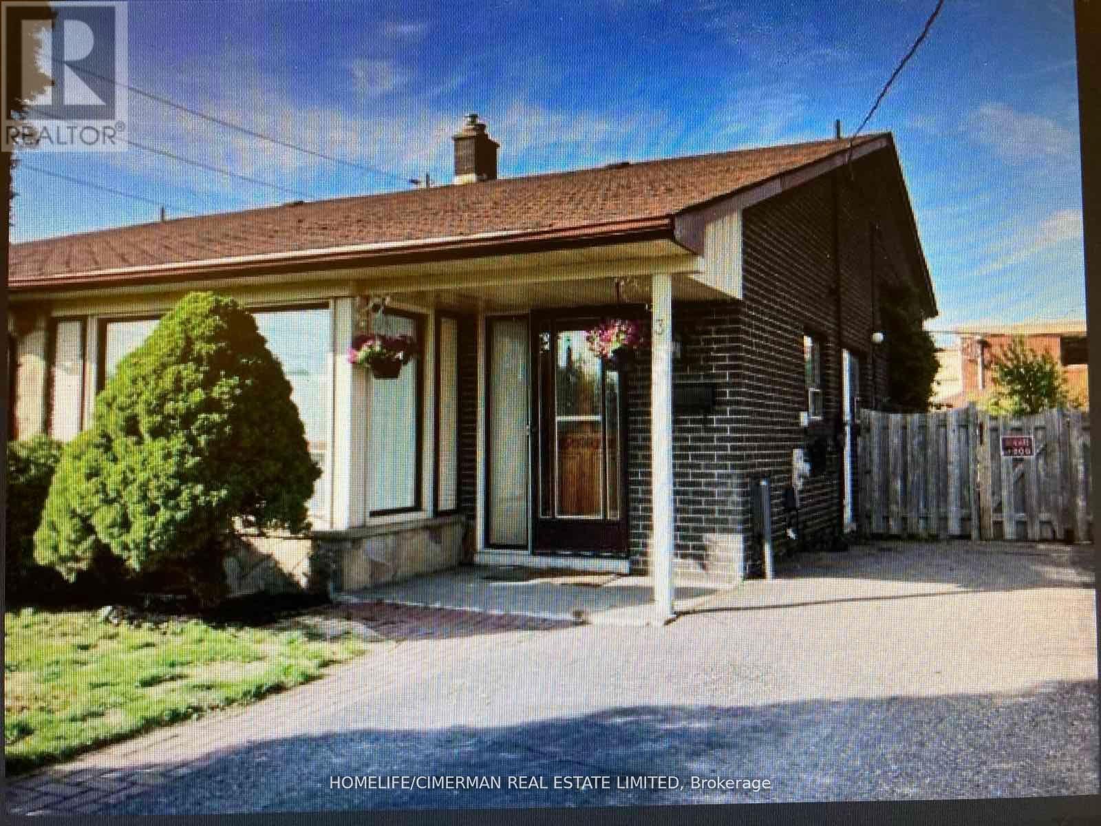 3 Benton Street, Brampton, Ontario  L6W 3B8 - Photo 3 - W12339461