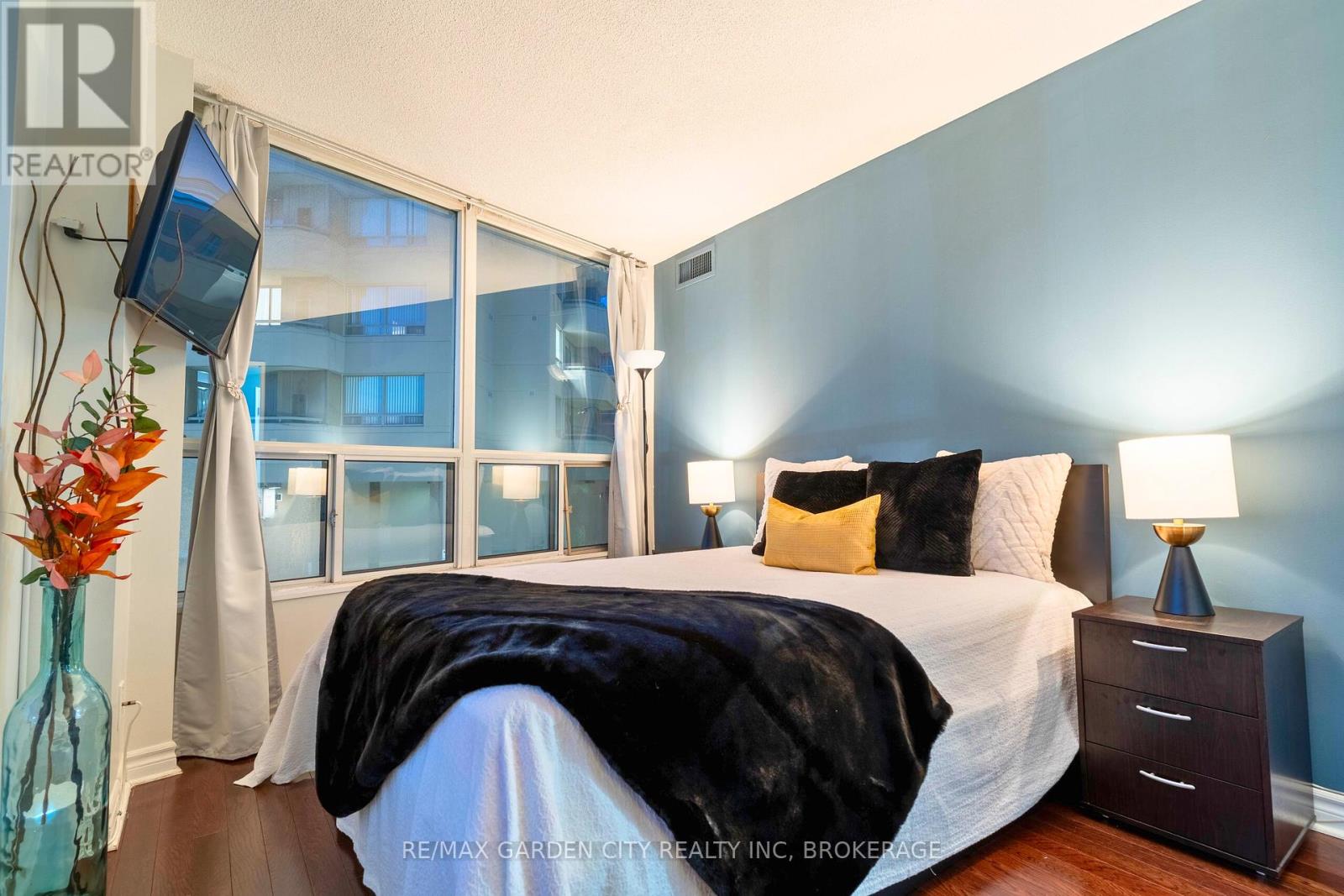 202 - 897 Sheppard Avenue W, Toronto (Clanton Park), Ontario  M3H 2T4 - Photo 13 - C12441277