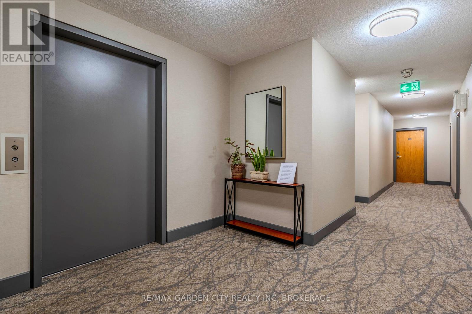 202 - 897 Sheppard Avenue W, Toronto (Clanton Park), Ontario  M3H 2T4 - Photo 2 - C12441277
