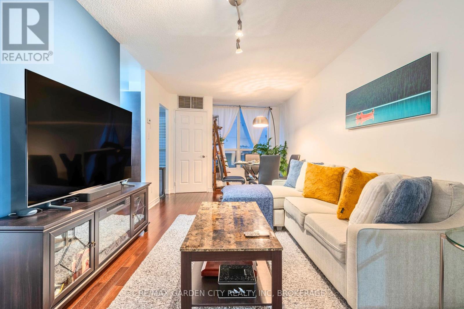 202 - 897 Sheppard Avenue W, Toronto (Clanton Park), Ontario  M3H 2T4 - Photo 3 - C12441277