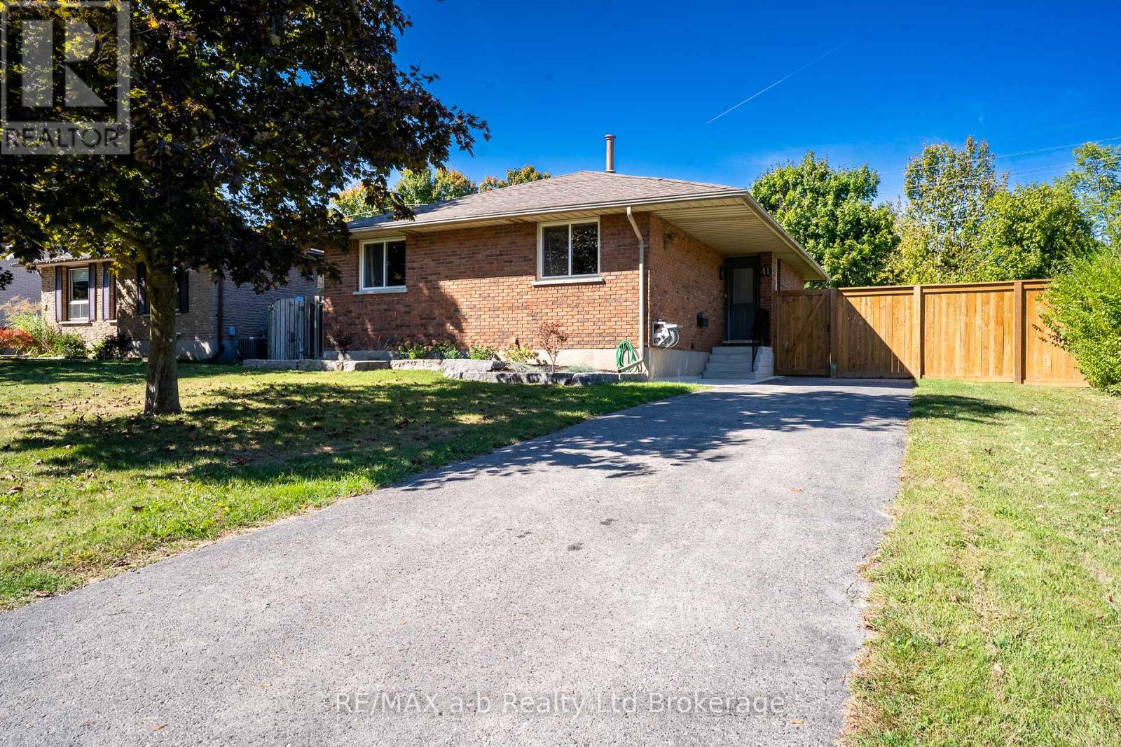 41 Trottier Drive, Tillsonburg, Ontario  N4G 4P7 - Photo 1 - X12441274