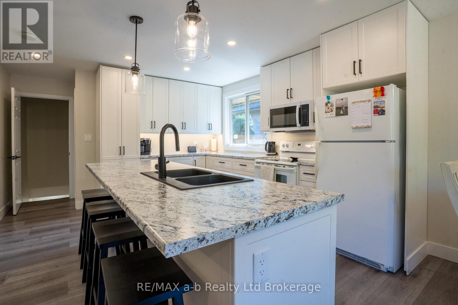 41 Trottier Drive, Tillsonburg, Ontario  N4G 4P7 - Photo 11 - X12441274