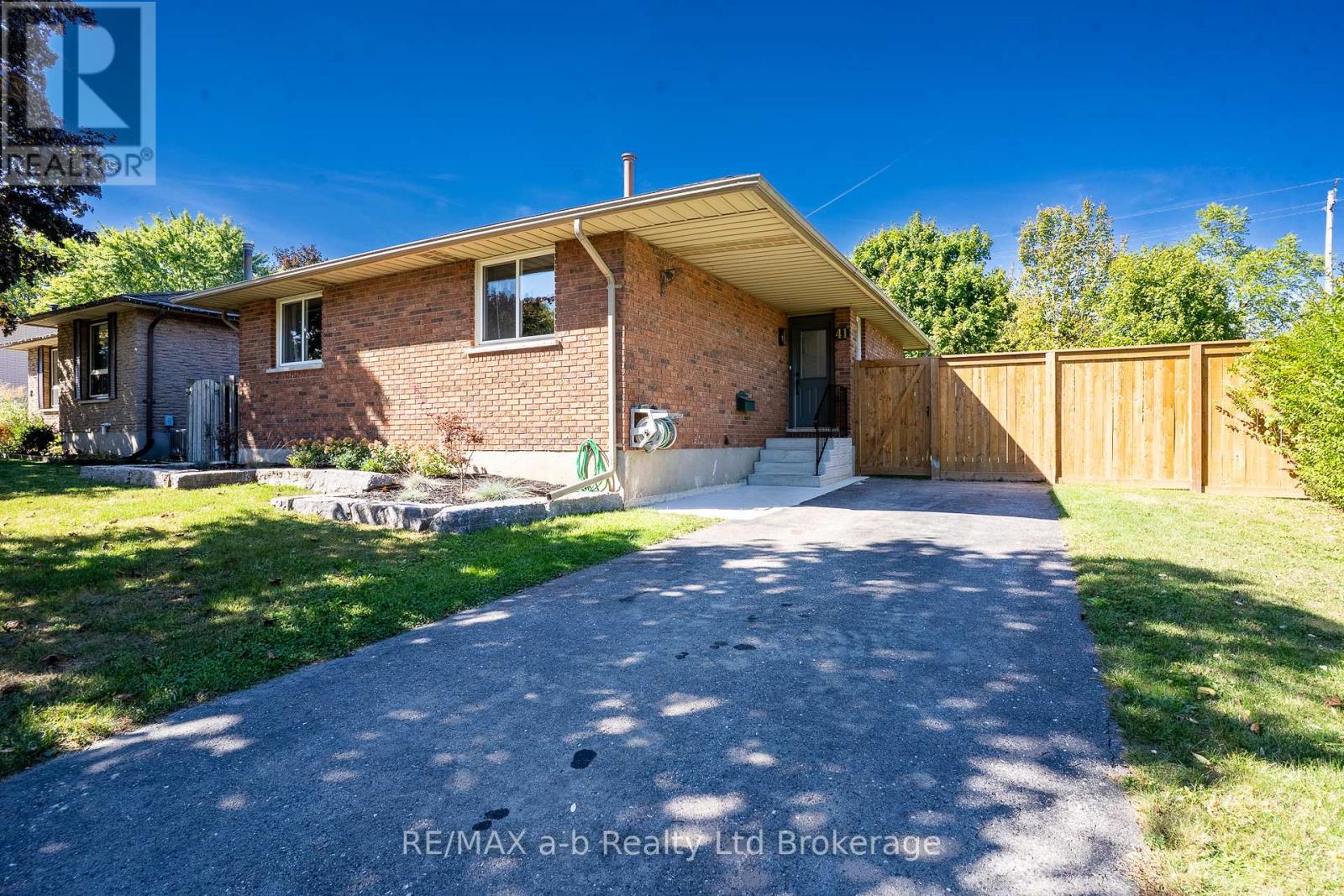 41 Trottier Drive, Tillsonburg, Ontario  N4G 4P7 - Photo 2 - X12441274