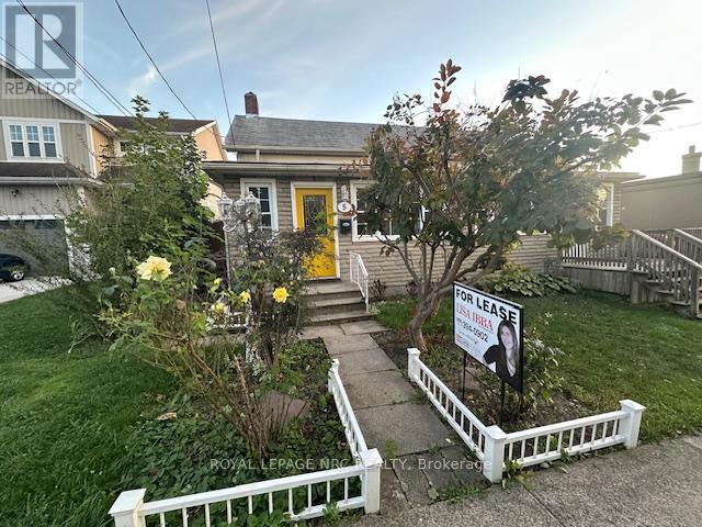 5 Portland Street, Thorold (Thorold Downtown), Ontario  L2V 1R9 - Photo 1 - X12441281
