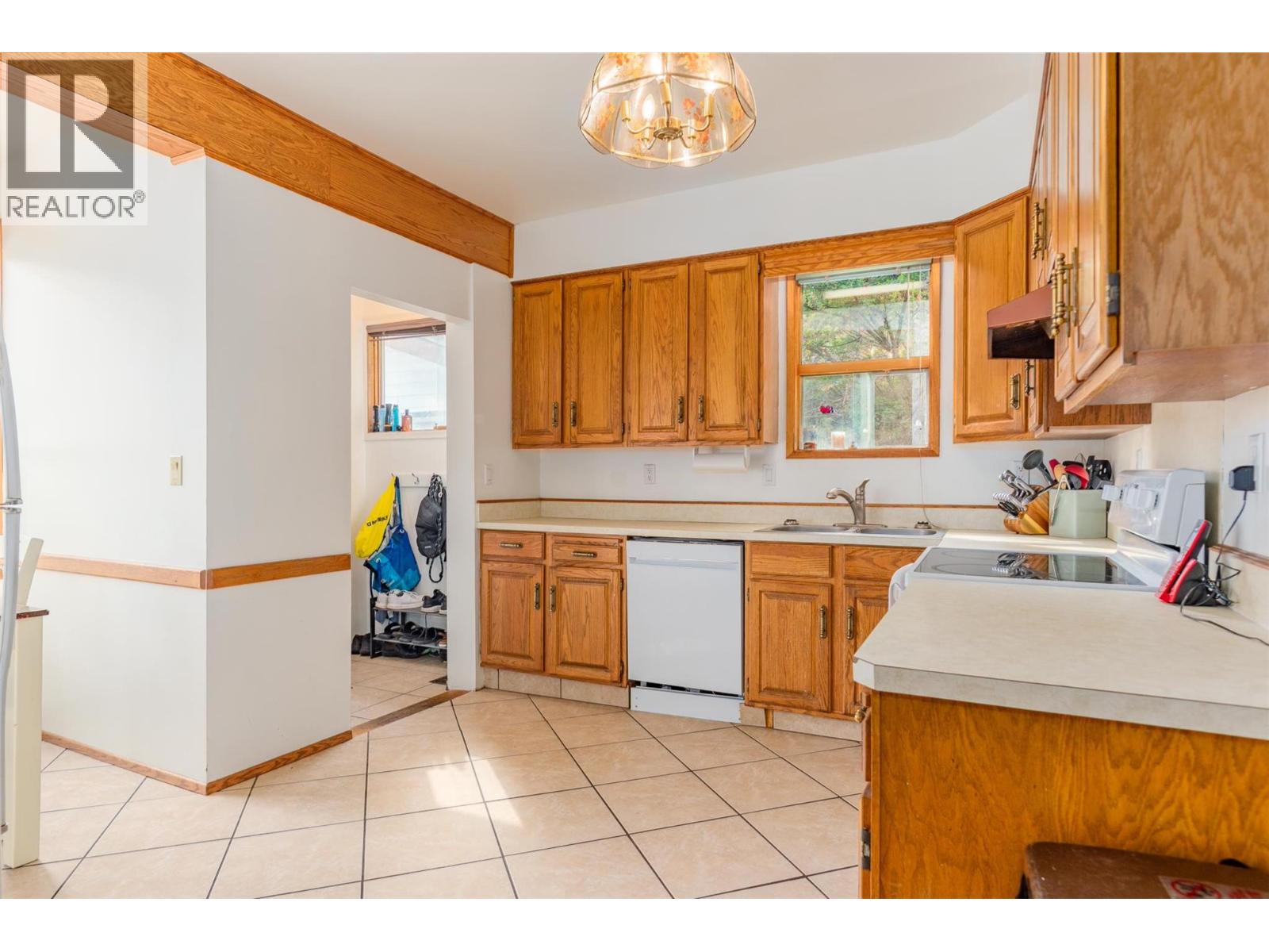 278 Lerose Street, Trail, British Columbia  V1R 3L8 - Photo 3 - 10364688