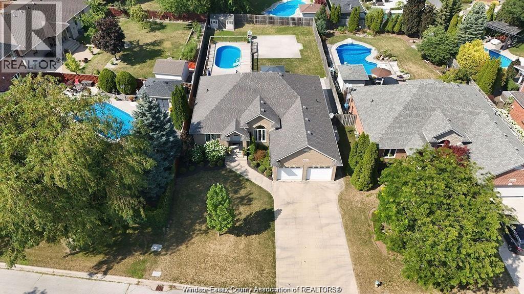 MLS# 25025160: 622 GEORGE KENNEDY, Lakeshore, Canada