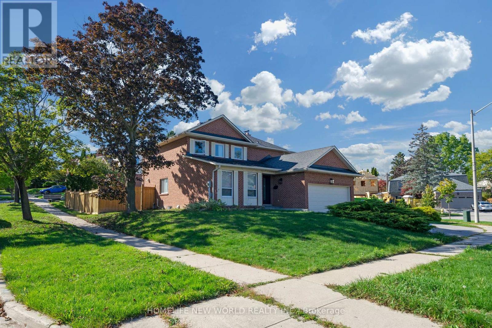 410 Victor Court, Pickering, Ontario  L1W 3J8 - Photo 2 - E12441047