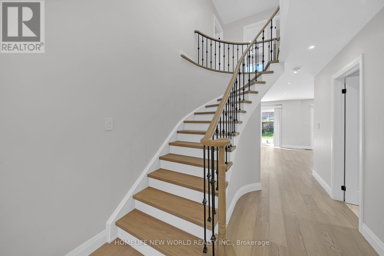 410 Victor Court, Pickering, Ontario  L1W 3J8 - Photo 24 - E12441047