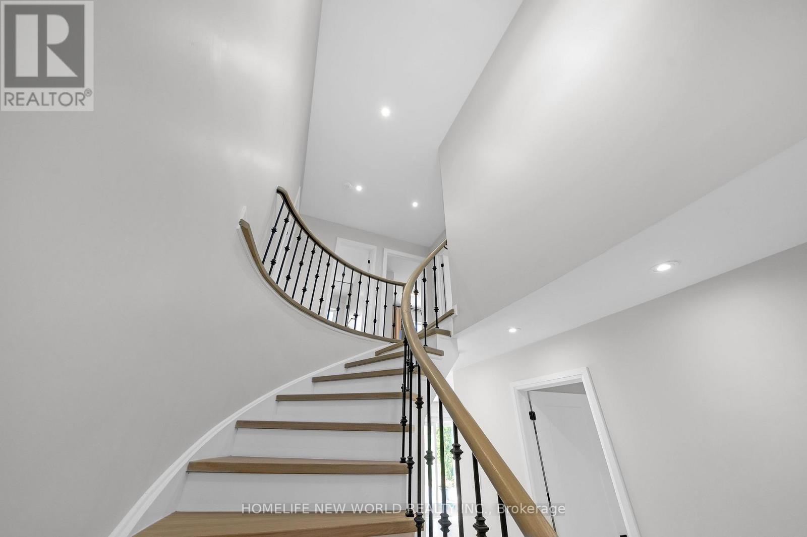 410 Victor Court, Pickering, Ontario  L1W 3J8 - Photo 25 - E12441047