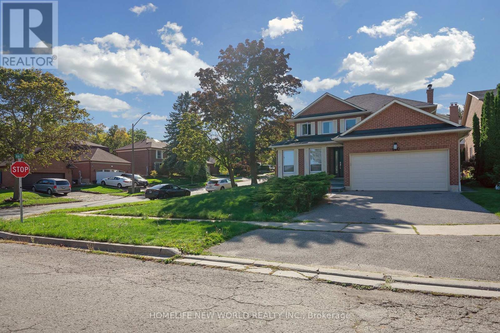 410 Victor Court, Pickering, Ontario  L1W 3J8 - Photo 3 - E12441047