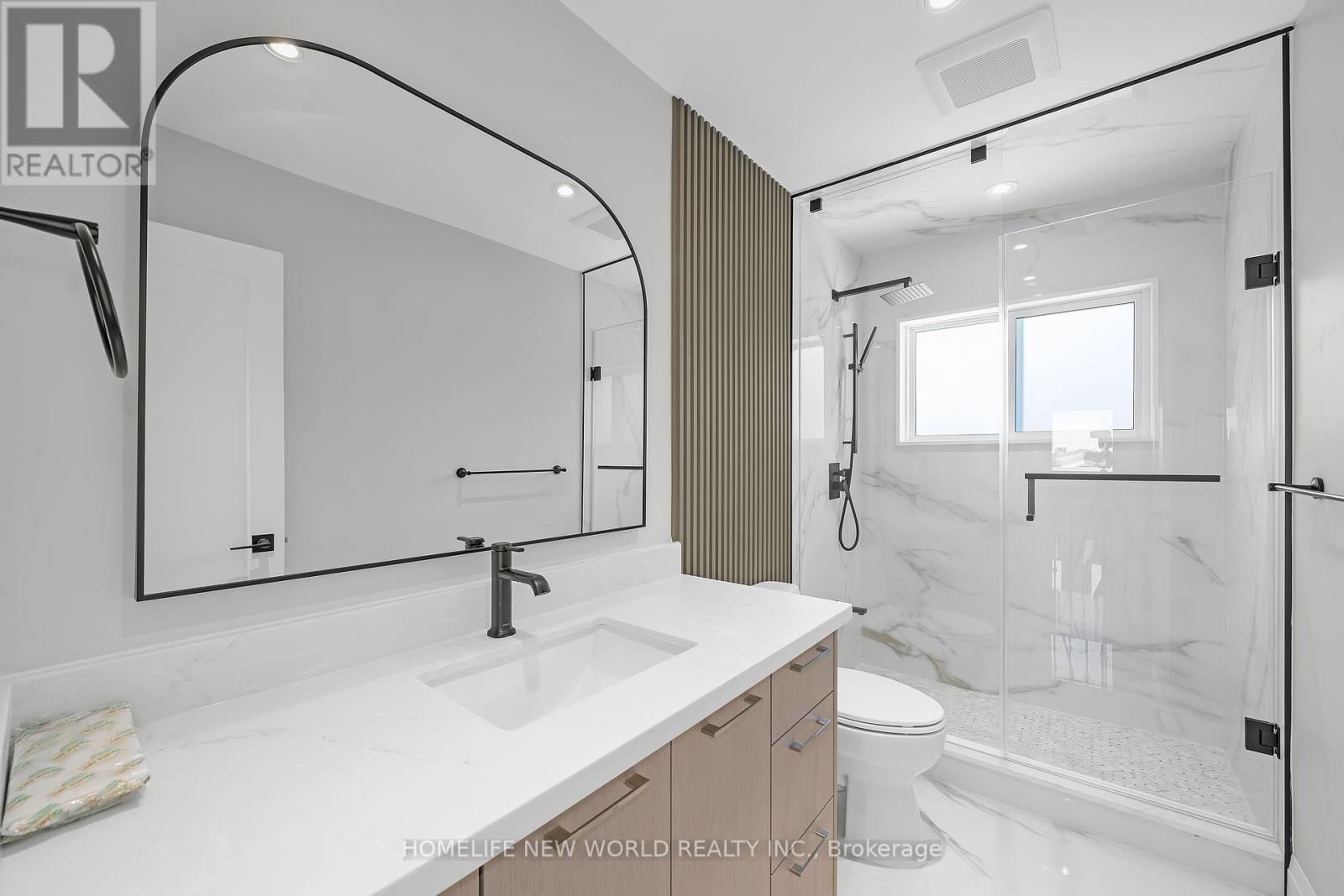 410 Victor Court, Pickering, Ontario  L1W 3J8 - Photo 35 - E12441047