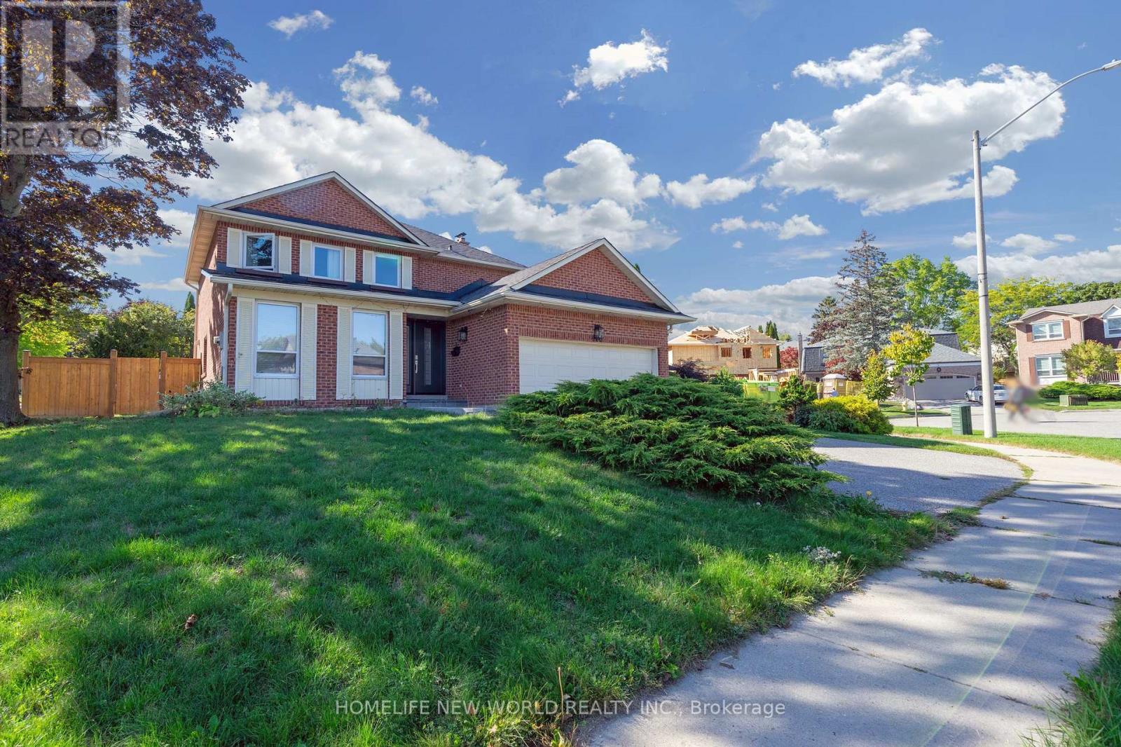 410 Victor Court, Pickering, Ontario  L1W 3J8 - Photo 5 - E12441047