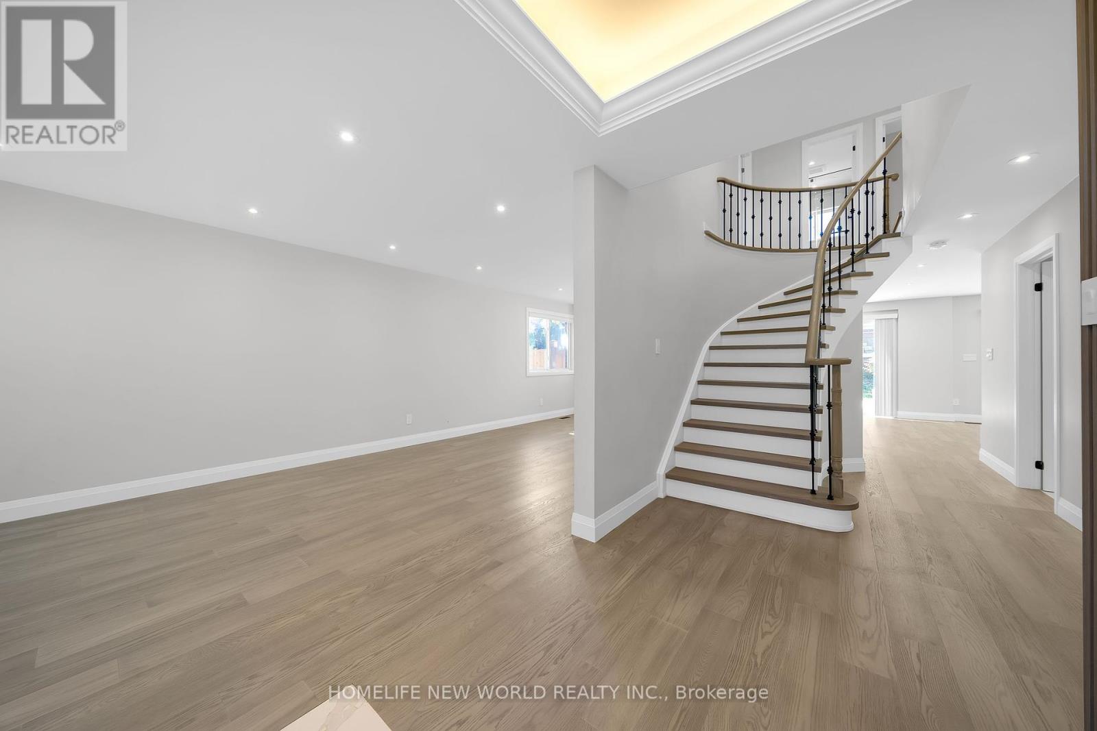 410 Victor Court, Pickering, Ontario  L1W 3J8 - Photo 8 - E12441047