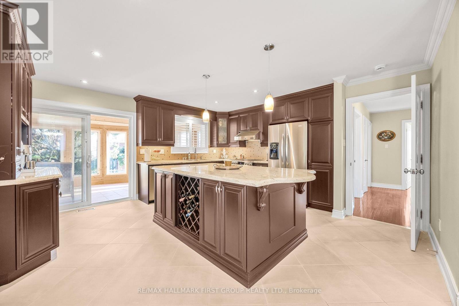 154 Fairglen Avenue, Toronto (L'amoreaux), Ontario  M1W 1B1 - Photo 12 - E12441084