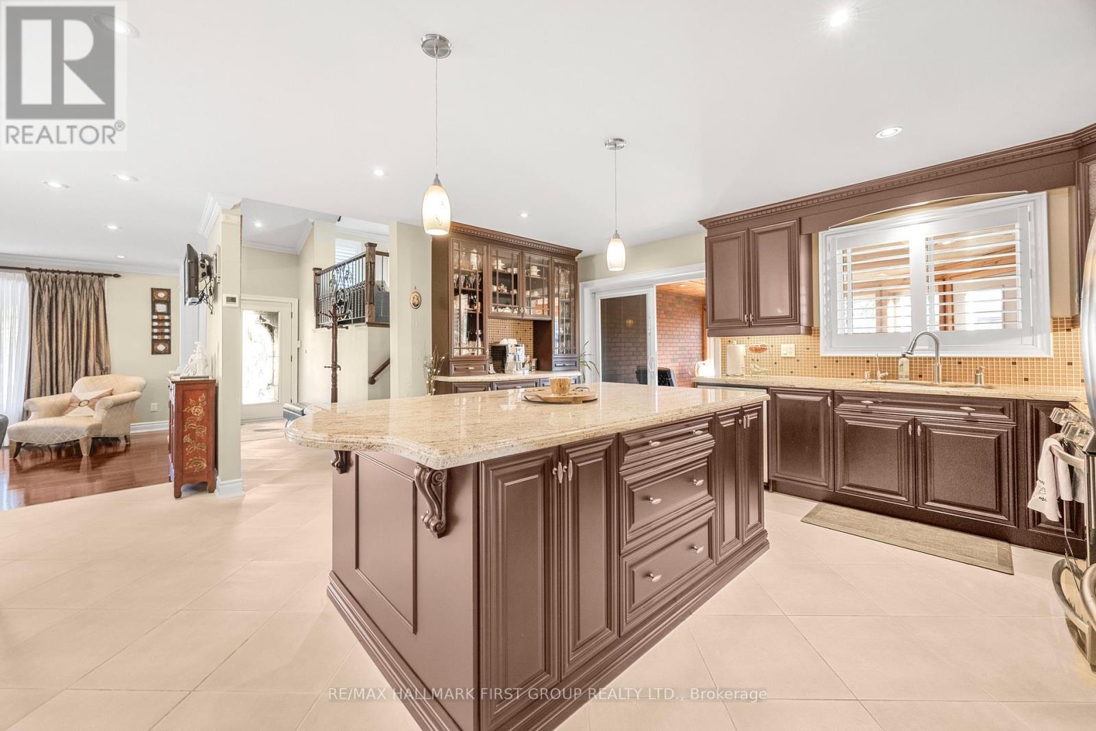 154 Fairglen Avenue, Toronto (L'amoreaux), Ontario  M1W 1B1 - Photo 13 - E12441084