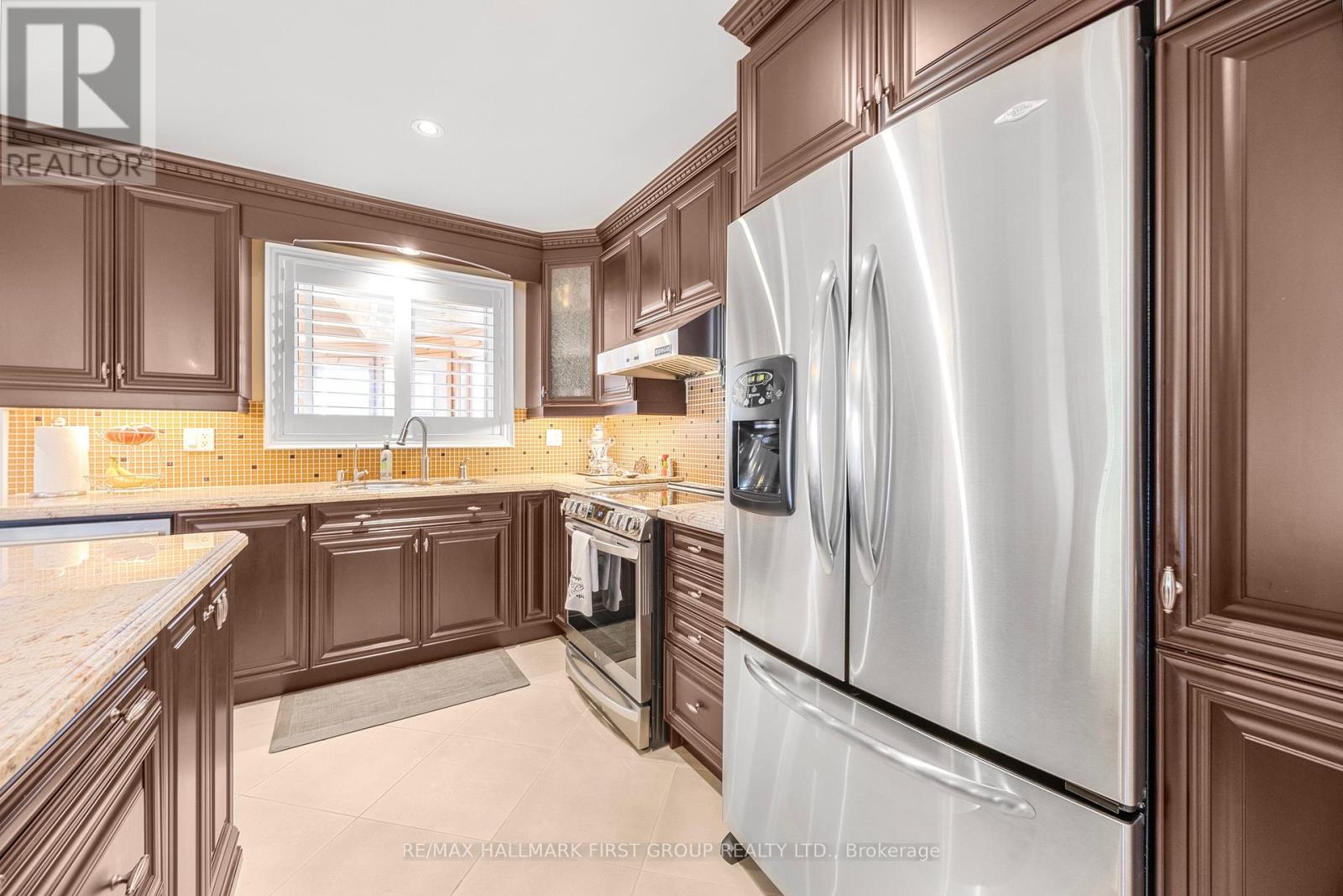154 Fairglen Avenue, Toronto (L'amoreaux), Ontario  M1W 1B1 - Photo 14 - E12441084