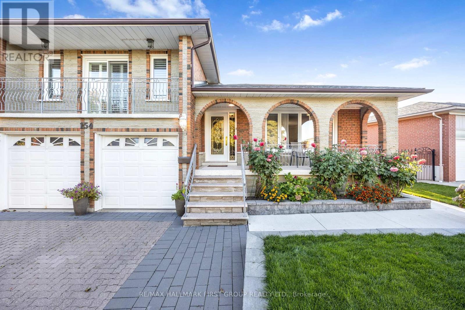 154 Fairglen Avenue, Toronto (L'amoreaux), Ontario  M1W 1B1 - Photo 5 - E12441084