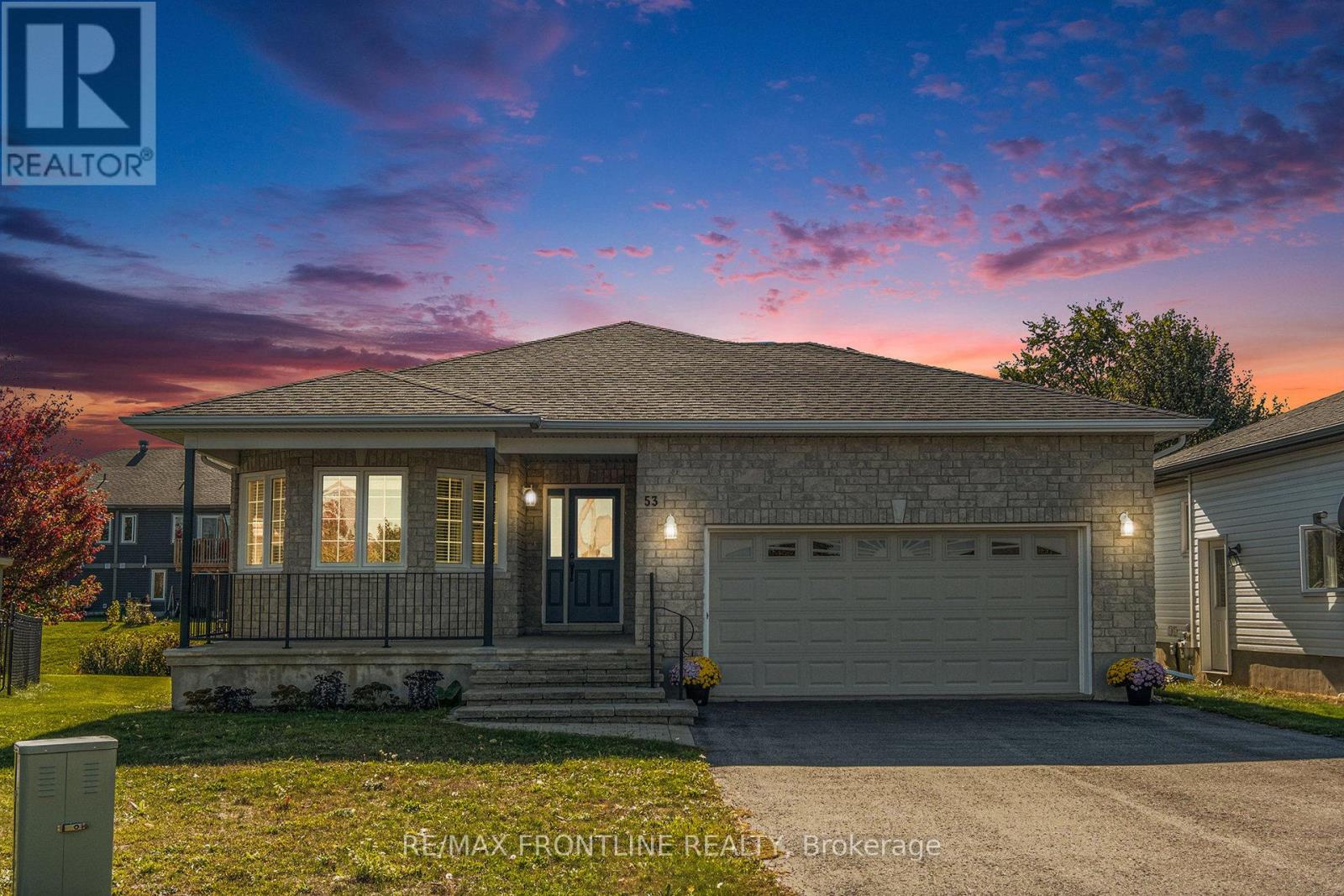 53 Lee Avenue, Smiths Falls, Ontario  K7A 0A2 - Photo 1 - X12441243