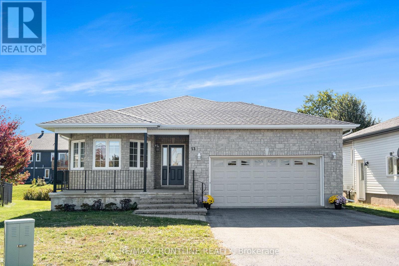 53 Lee Avenue, Smiths Falls, Ontario  K7A 0A2 - Photo 2 - X12441243