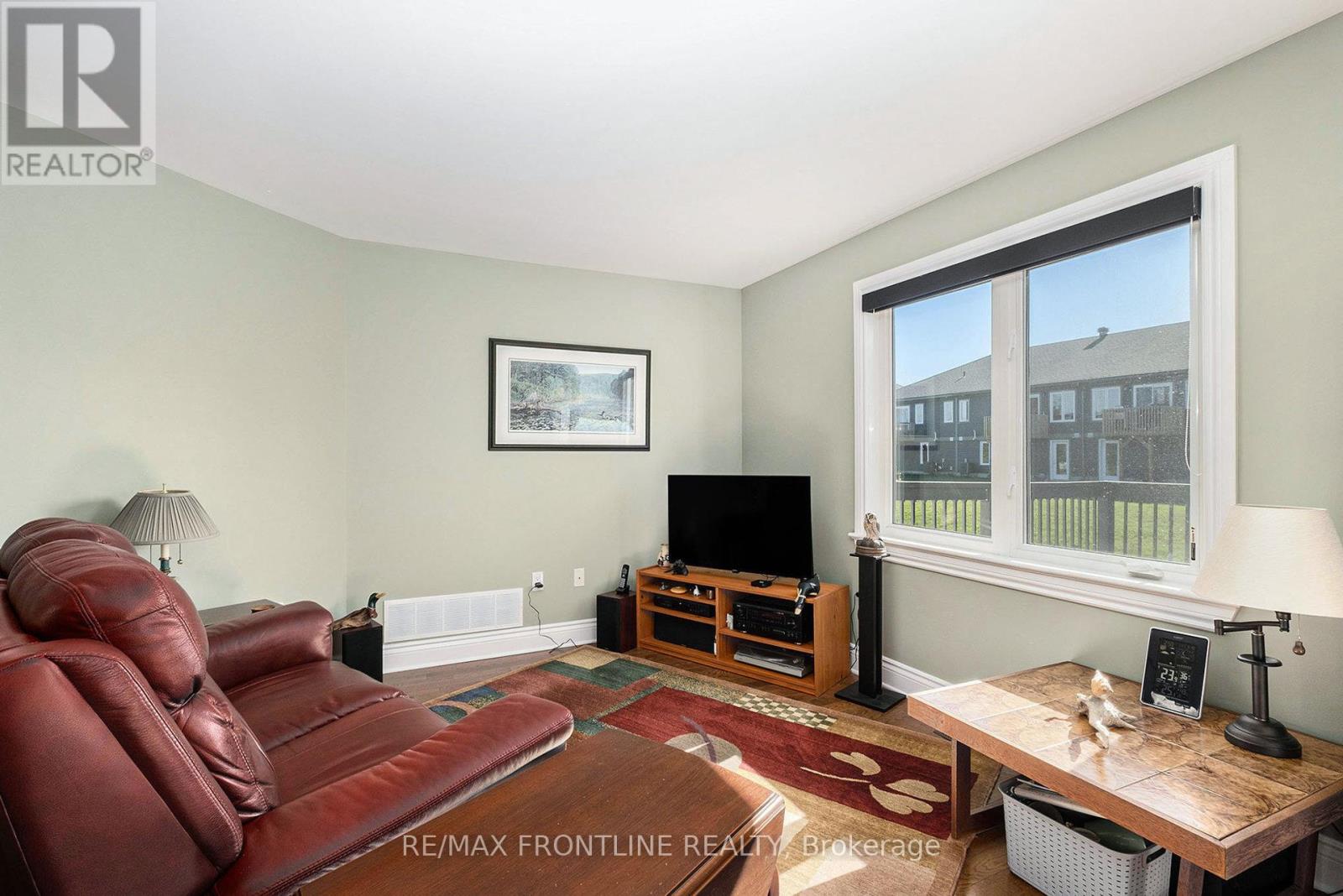 53 Lee Avenue, Smiths Falls, Ontario  K7A 0A2 - Photo 6 - X12441243