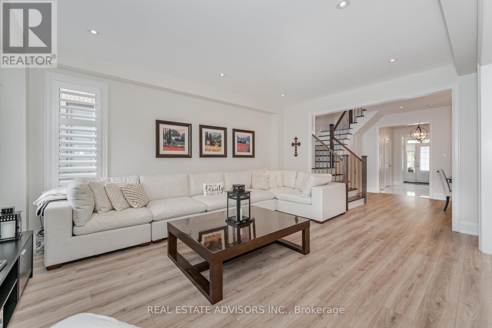 81 Pridham Place, New Tecumseth (Tottenham), Ontario  L0G 1W0 - Photo 7 - N12441031