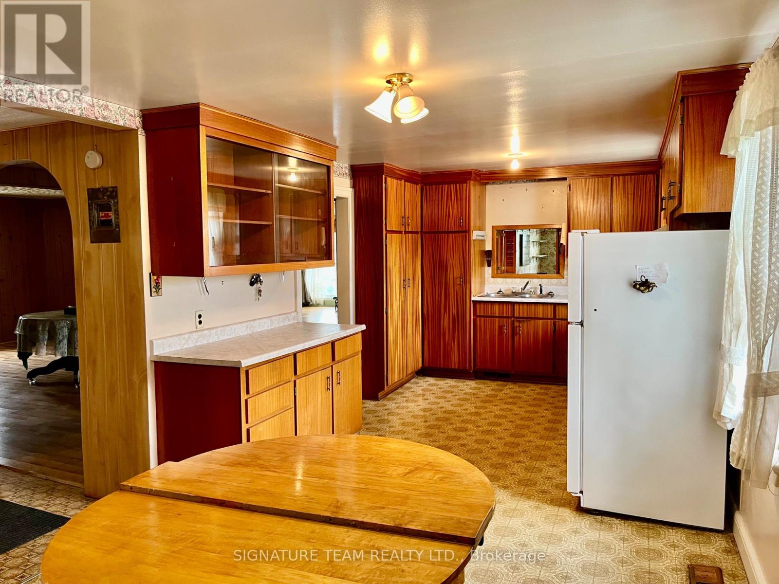 292 Bonnechere Street W, Bonnechere Valley, Ontario  K0J 1T0 - Photo 11 - X12440598