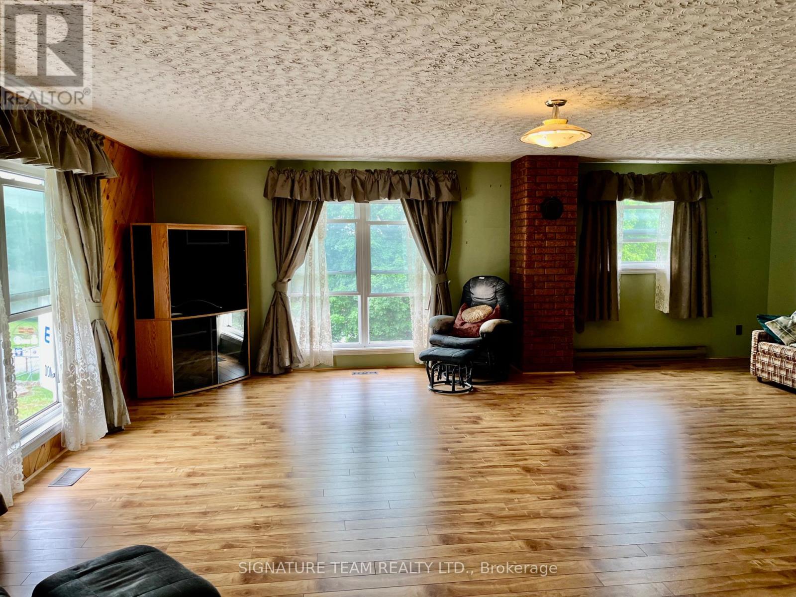 292 Bonnechere Street W, Bonnechere Valley, Ontario  K0J 1T0 - Photo 25 - X12440598