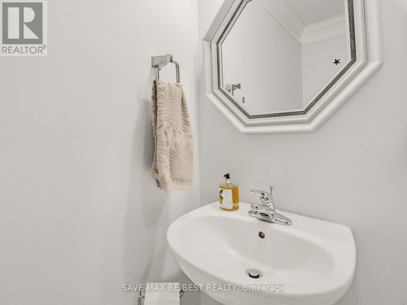 4057 Donnic Drive, Burlington (Alton), Ontario  L7M 0A5 - Photo 22 - W12441072