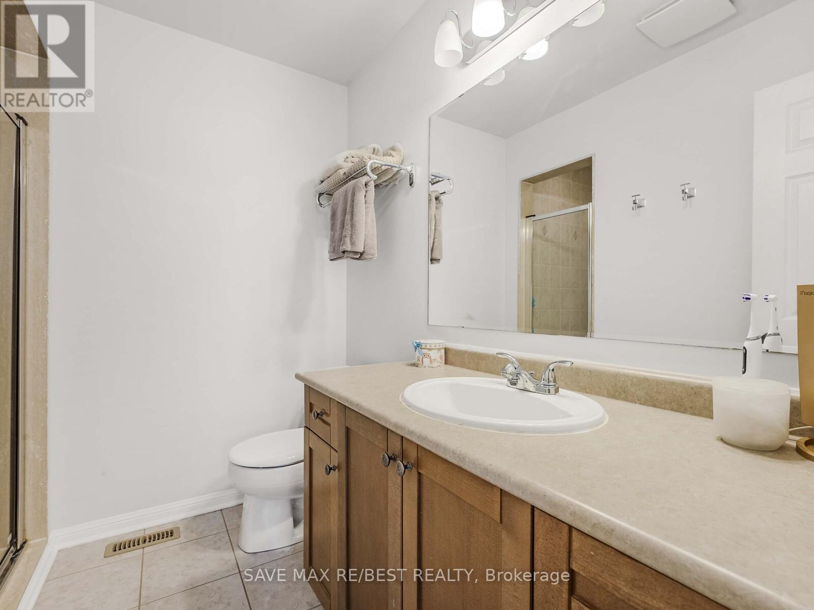 4057 Donnic Drive, Burlington (Alton), Ontario  L7M 0A5 - Photo 23 - W12441072