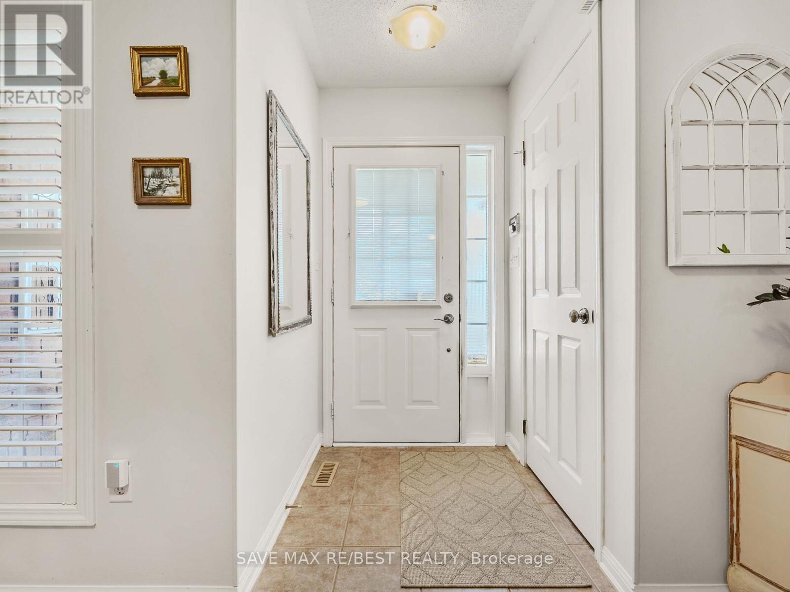 4057 Donnic Drive, Burlington (Alton), Ontario  L7M 0A5 - Photo 5 - W12441072