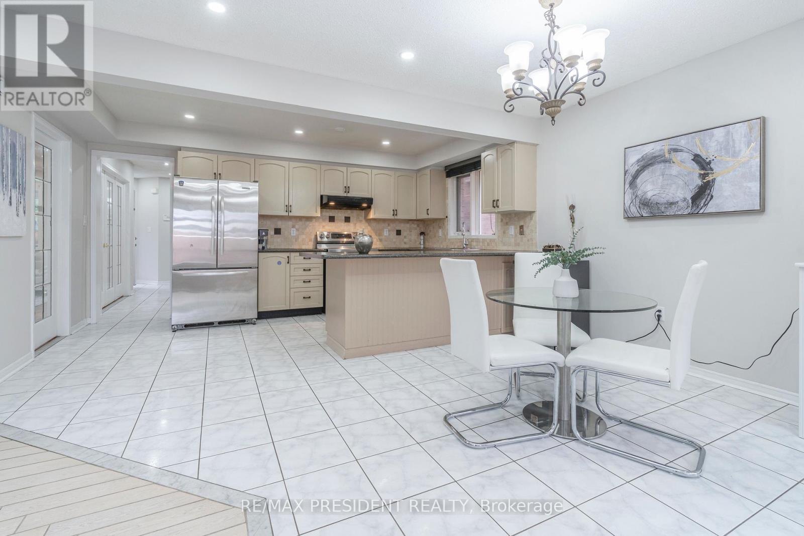 41 Rangeland Road, Brampton, Ontario  L6R 1L2 - Photo 13 - W12441073