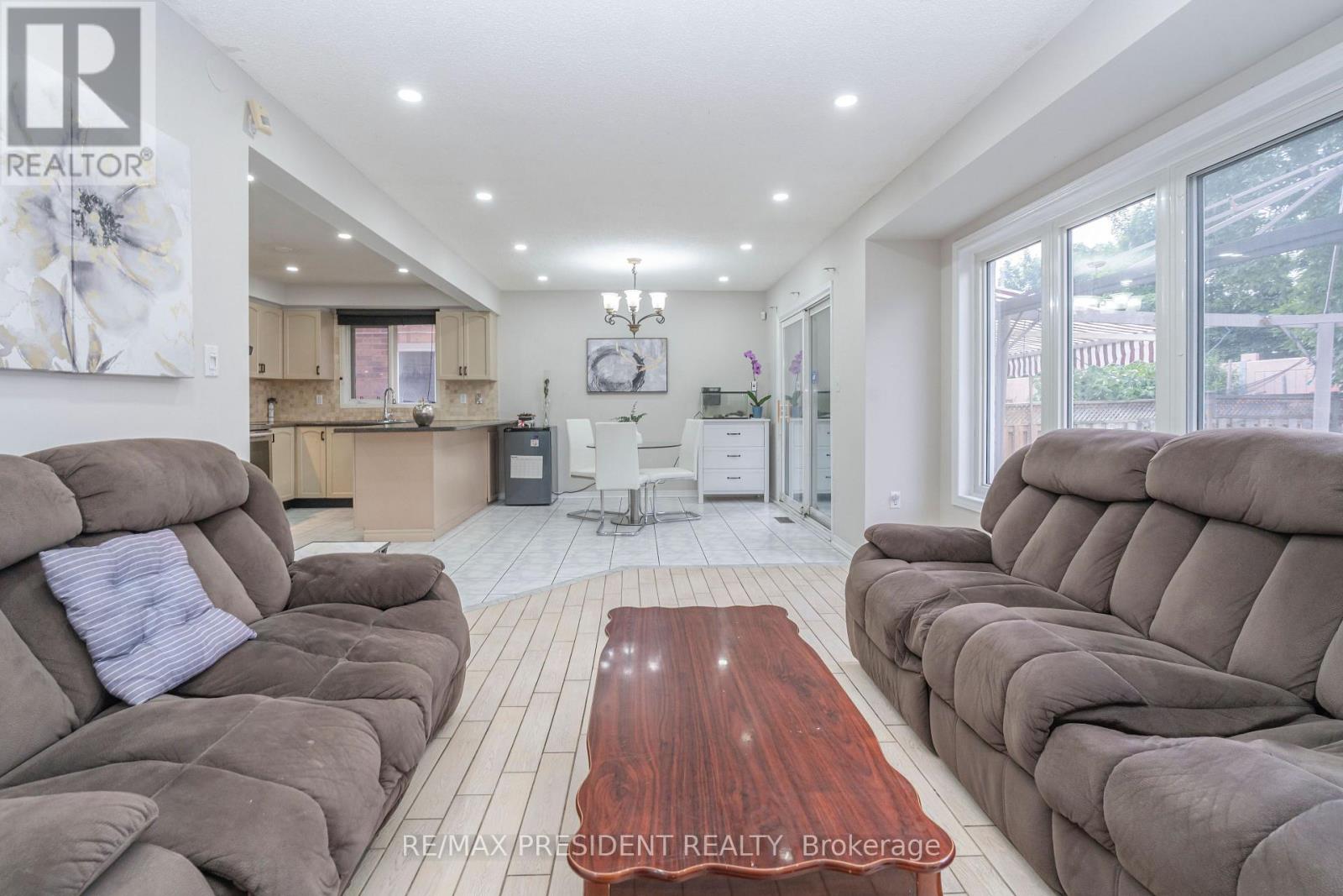 41 Rangeland Road, Brampton, Ontario  L6R 1L2 - Photo 17 - W12441073