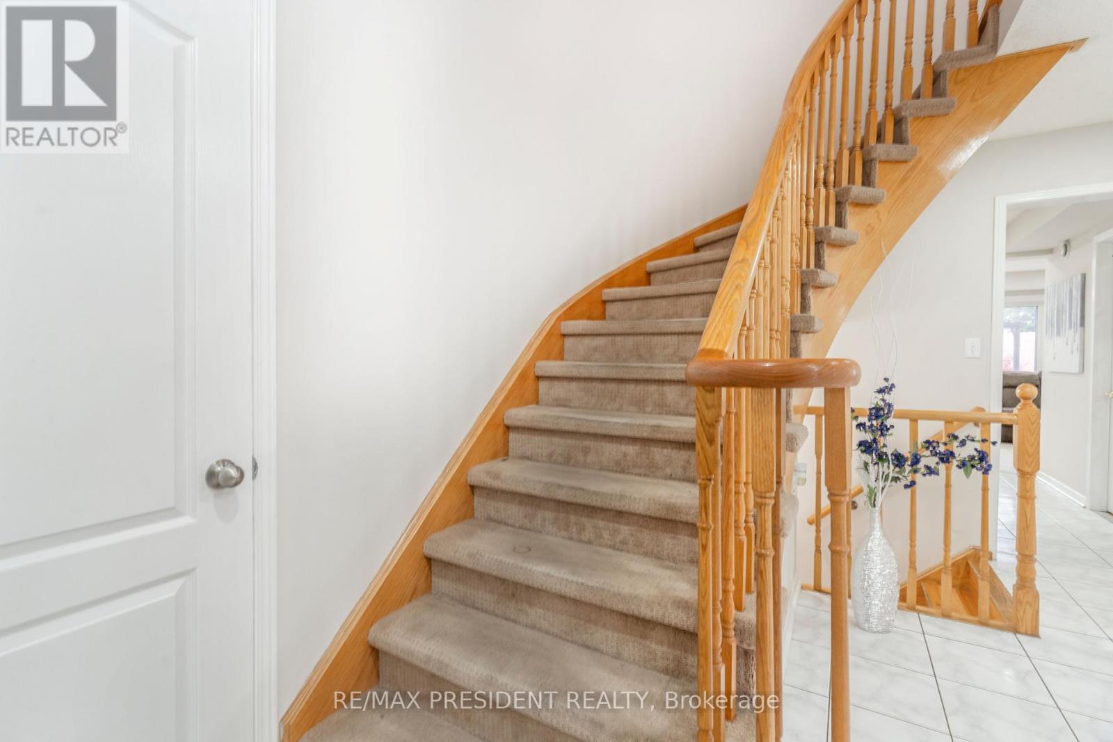 41 Rangeland Road, Brampton, Ontario  L6R 1L2 - Photo 19 - W12441073