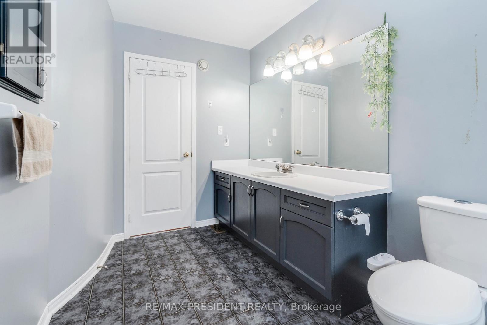 41 Rangeland Road, Brampton, Ontario  L6R 1L2 - Photo 29 - W12441073