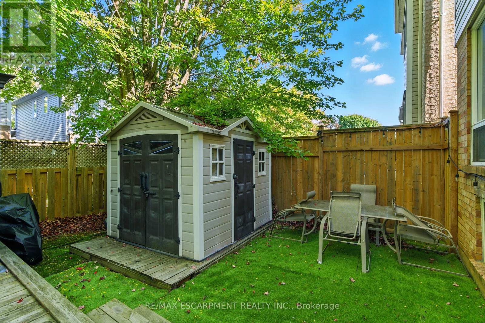 5566 Thorn Lane, Burlington, Ontario  L7L 6V8 - Photo 30 - W12441098