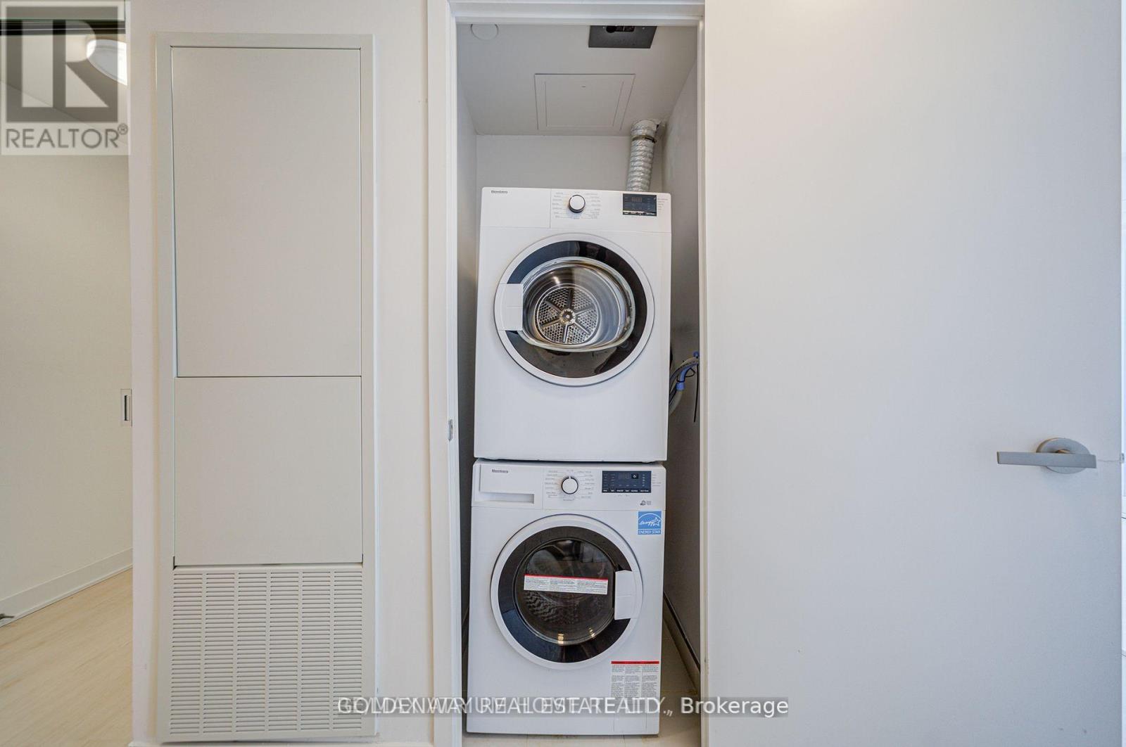 2503 - 3900 Confederation Parkway, Mississauga, Ontario  L5B 0M3 - Photo 26 - W12441108