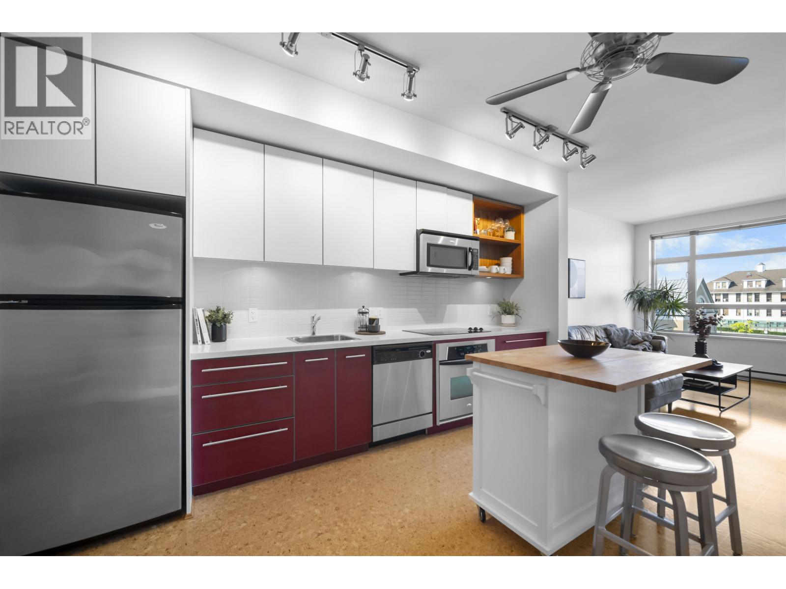 402 2828 MAIN STREET, Vancouver, British Columbia