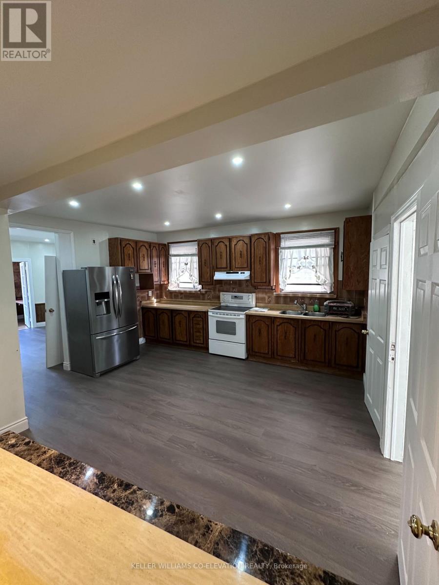 172 Oakwood Avenue, Toronto, Ontario  M6E 2T9 - Photo 11 - C12441225