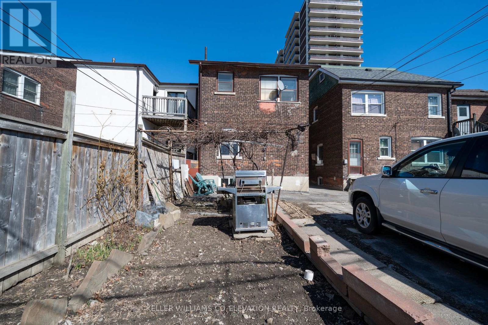 172 Oakwood Avenue, Toronto, Ontario  M6E 2T9 - Photo 33 - C12441225